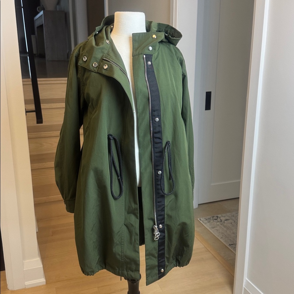 MO&Co. Olive Green Hooded Parka – Size S – Removable Lining - Picture 4 of 8